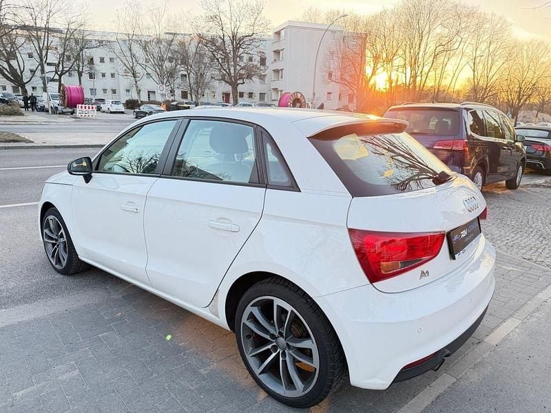 Gebraucht Audi A1 Sportback Basis 82 PS (60 kW) 2016 Weiß Kleinwagen