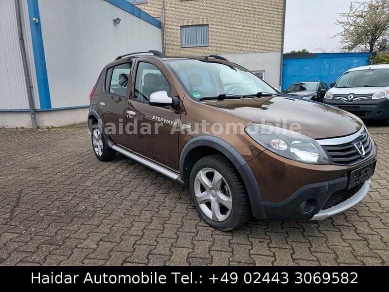 Gebraucht Dacia Sandero Stepway 84 PS (61 kW) 2012 Braun Kleinwagen