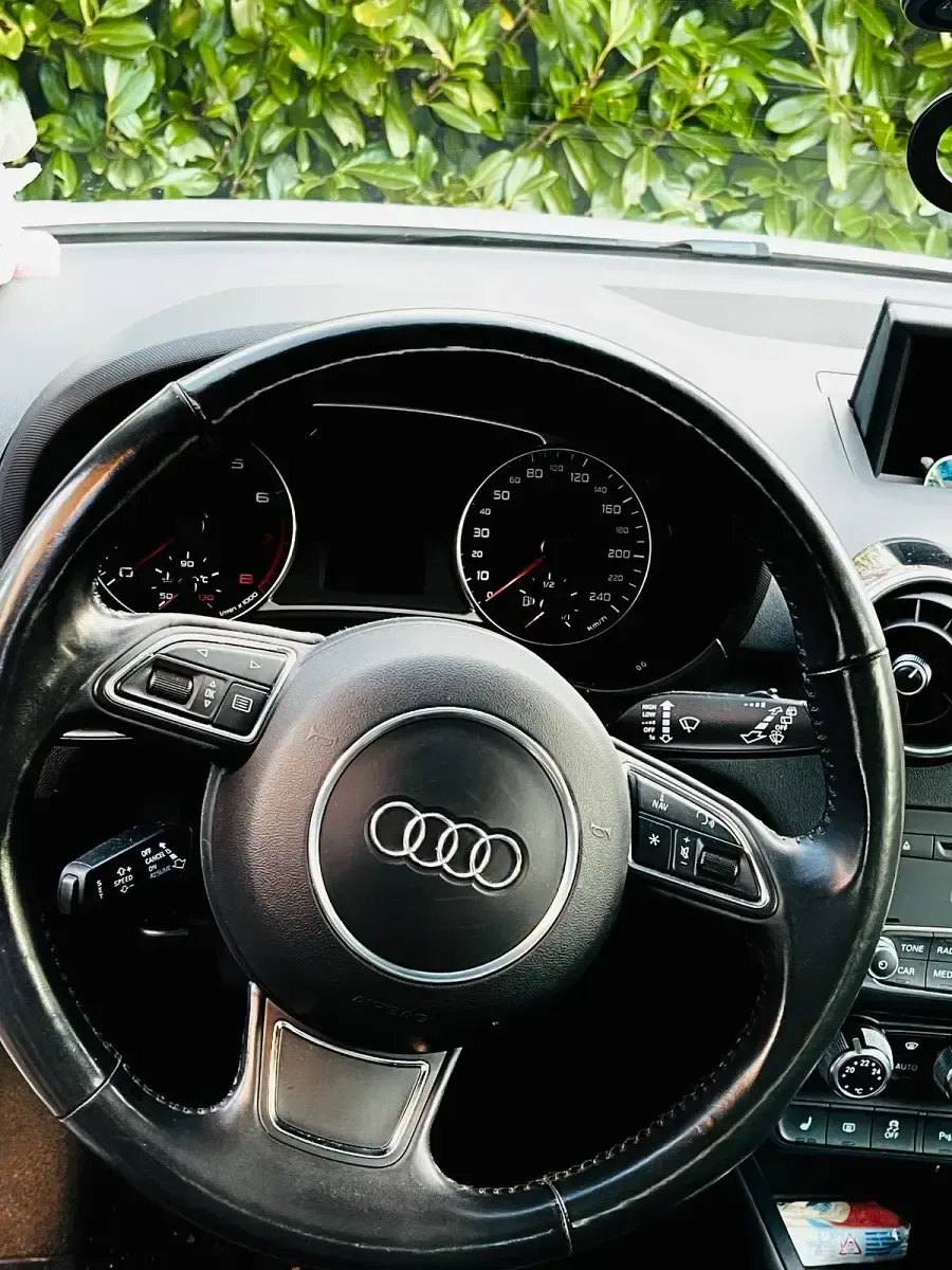 Gebraucht Audi A1 S-Line 122 PS (89 kW) 2011 Weiß Kleinwagen