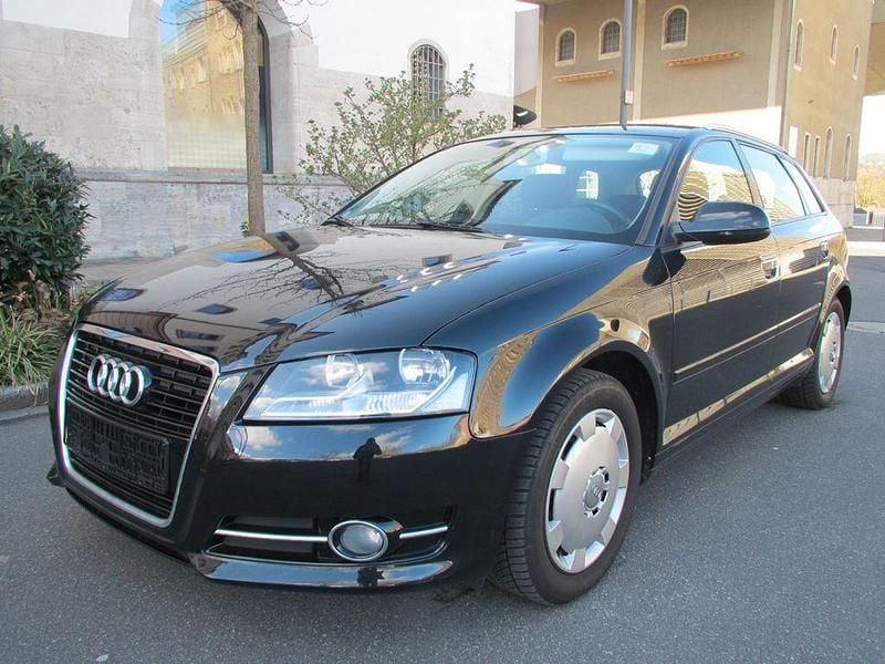 Gebraucht Audi A3 Attraction 105 PS (77 kW) 2012 Schwarz Kleinwagen
