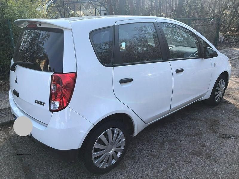 Gebraucht Mitsubishi Colt Inform 95 PS (69 kW) 2009 Weiß Kleinwagen