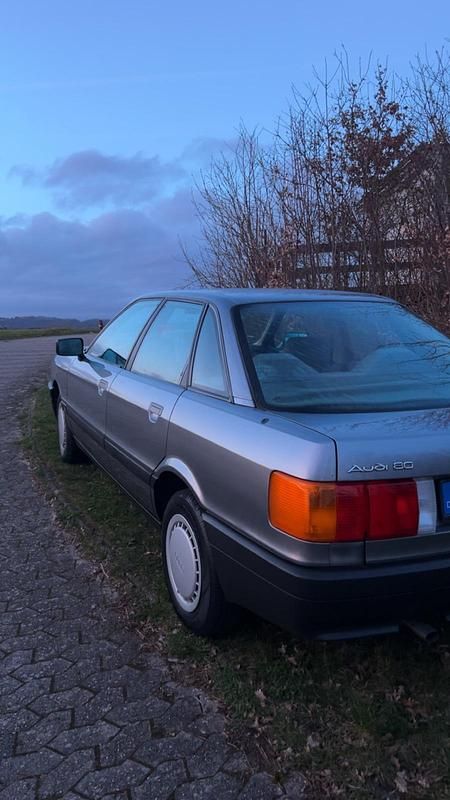 Second-hand Audi 80 90 CP (66 kW) 1987 Gri Berlinǎ