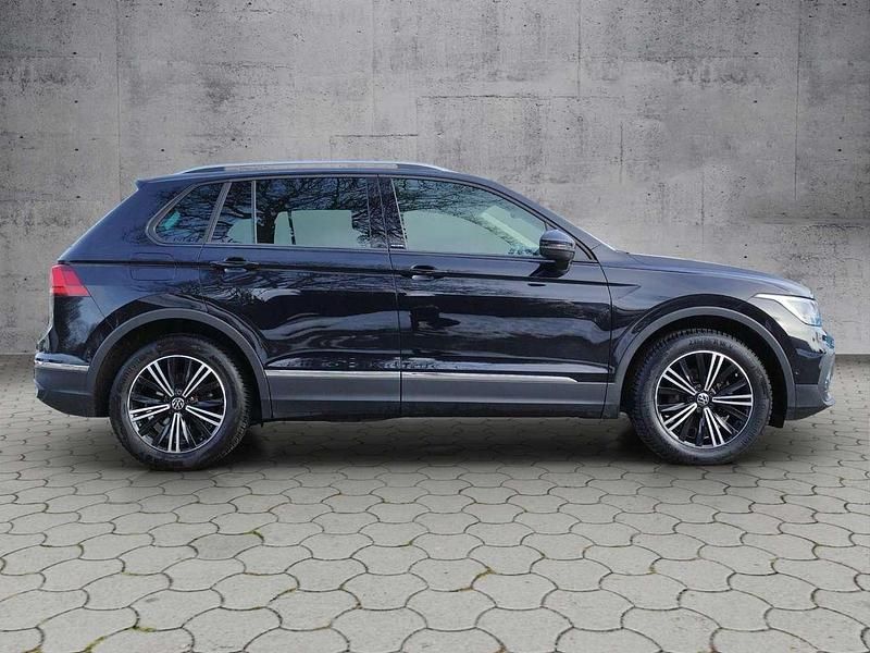Gebraucht VW Tiguan Active 150 PS (110 kW) 2022 Schwarz SUV