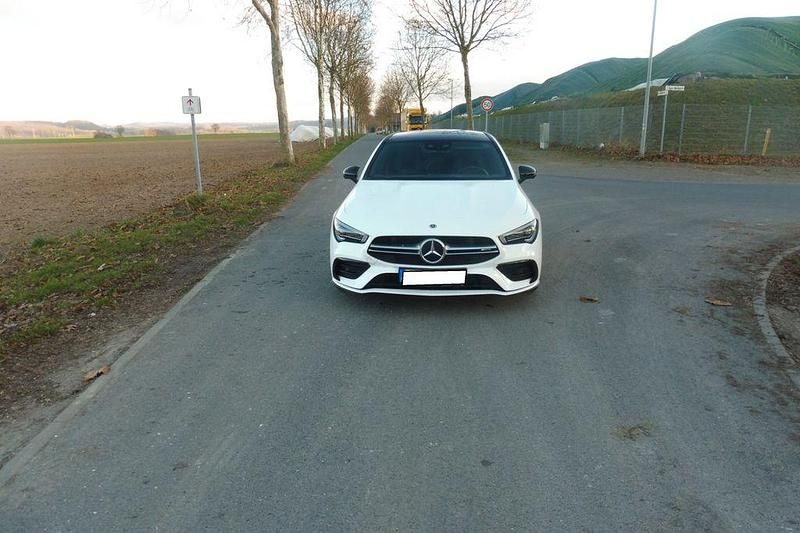 Gebraucht Mercedes CLA35 AMG Shooting Brake AMG 306 PS (225 kW) 2023 Weiß Kombi