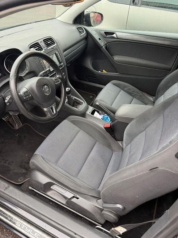 Gebraucht VW Golf VI Style 122 PS (89 kW) 2011 Schwarz Kleinwagen
