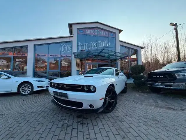 Second-hand Dodge Challenger 309 CP (227 kW) 2019 Alb Coupe