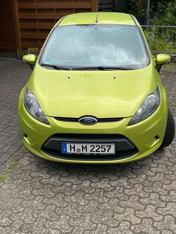 Gebraucht Ford Fiesta Trend 82 PS (60 kW) 2010 Grün Limousine