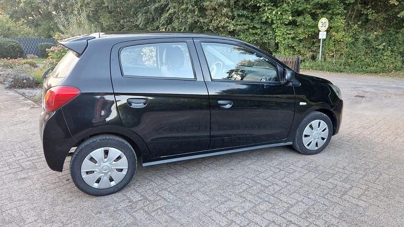 Schwarz Gebraucht 2014 Mitsubishi Space Star Limousine | 2.800 € (Guter Preis) - Bild 1/4