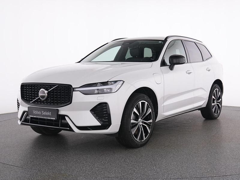 Gebraucht Volvo XC60 R-Design 400 PS (294 kW) 2023 Weiß crystal white / metallic SUV