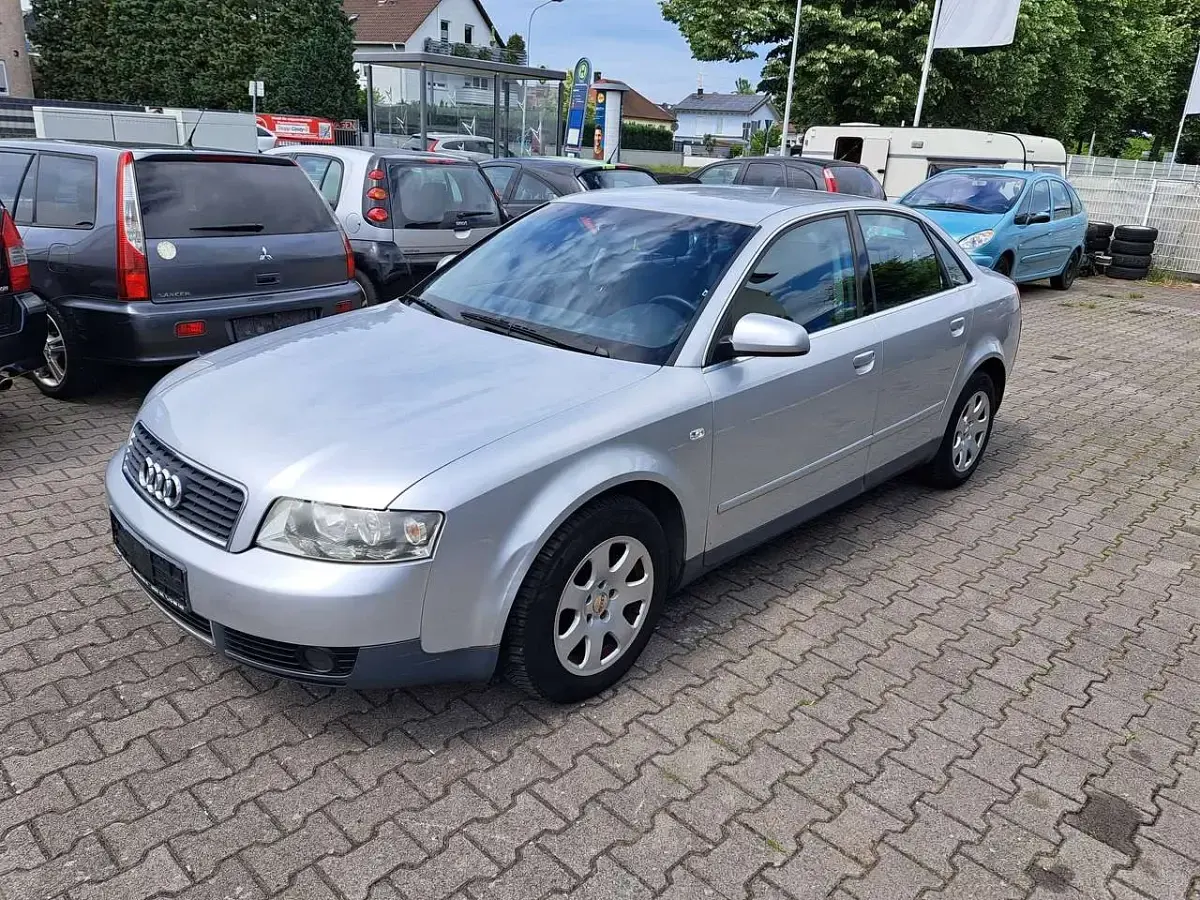 Gebraucht Audi A4 131 PS (96 kW) 2002 Silber Limousine