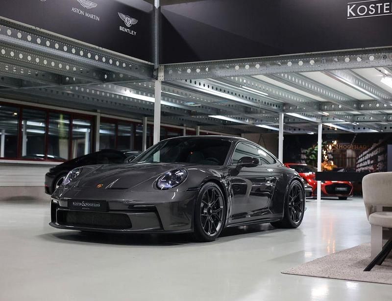Grau Gebraucht 2023 Porsche 992 | 217.740 € (Teuer) - Bild 1/4