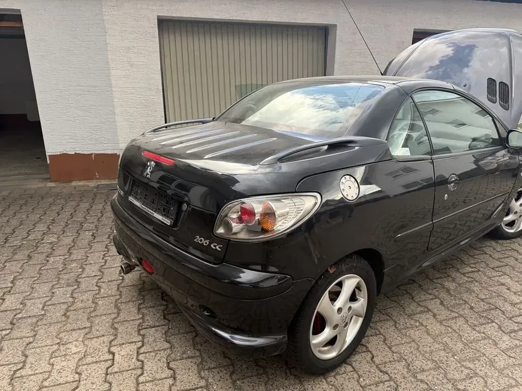 Gebraucht Peugeot 206 CC Sport 109 PS (80 kW) 2005 Schwarz Cabrio