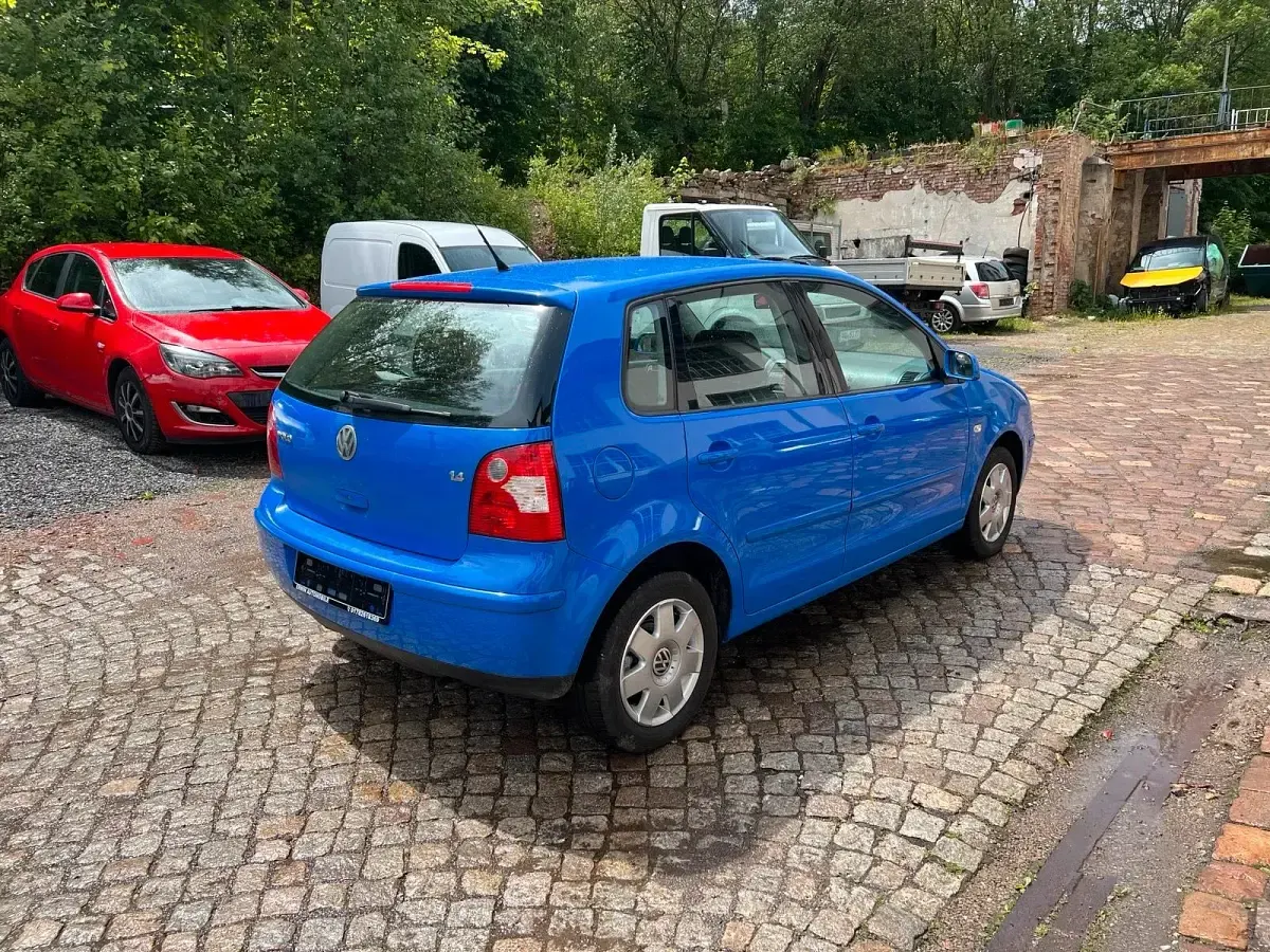 Gebraucht VW Polo 75 PS (55 kW) 2003 Blau Kleinwagen
