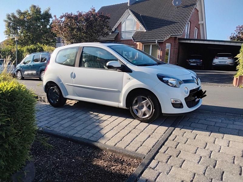 Weiß Gebraucht 2012 Renault Twingo Liberty Kleinwagen | 3.900 € (Fairer Preis) - Bild 1/4
