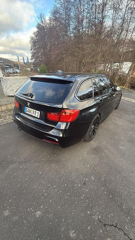Gebraucht BMW 330 260 PS (191 kW) 2015 Schwarz Kombi