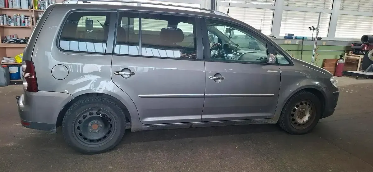Gebraucht VW Touran 170 PS (125 kW) 2026 Silber Van / Kleinbus