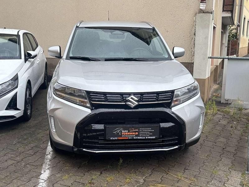 Silber Neu 2025 Suzuki Vitara Comfort SUV | 24.900 € (Guter Preis) - Bild 1/4