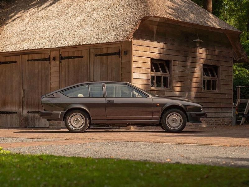 Gebraucht Alfa Romeo GTV 160 PS (117 kW) 1982 Grau Coupé