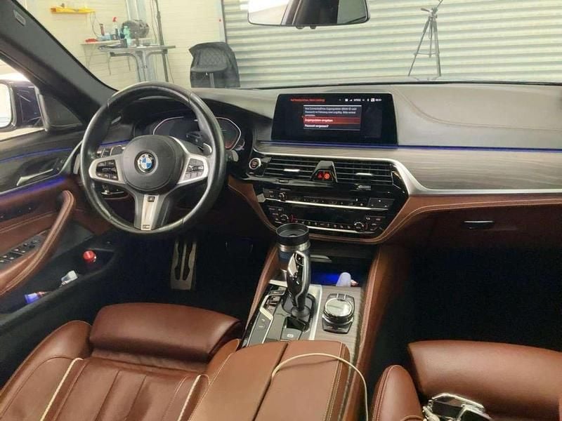 Gebraucht BMW 530 M Sport 265 PS (194 kW) 2019 Blau Kombi