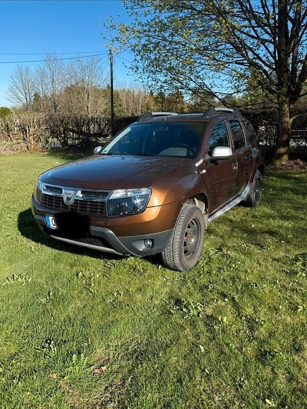 Second-hand Dacia Duster 105 CP (77 kW) 2011 Maro SUV