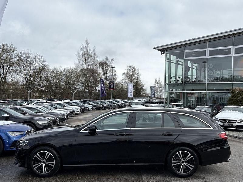 Gebraucht Mercedes E200 160 PS (117 kW) 2023 Schwarz Kombi