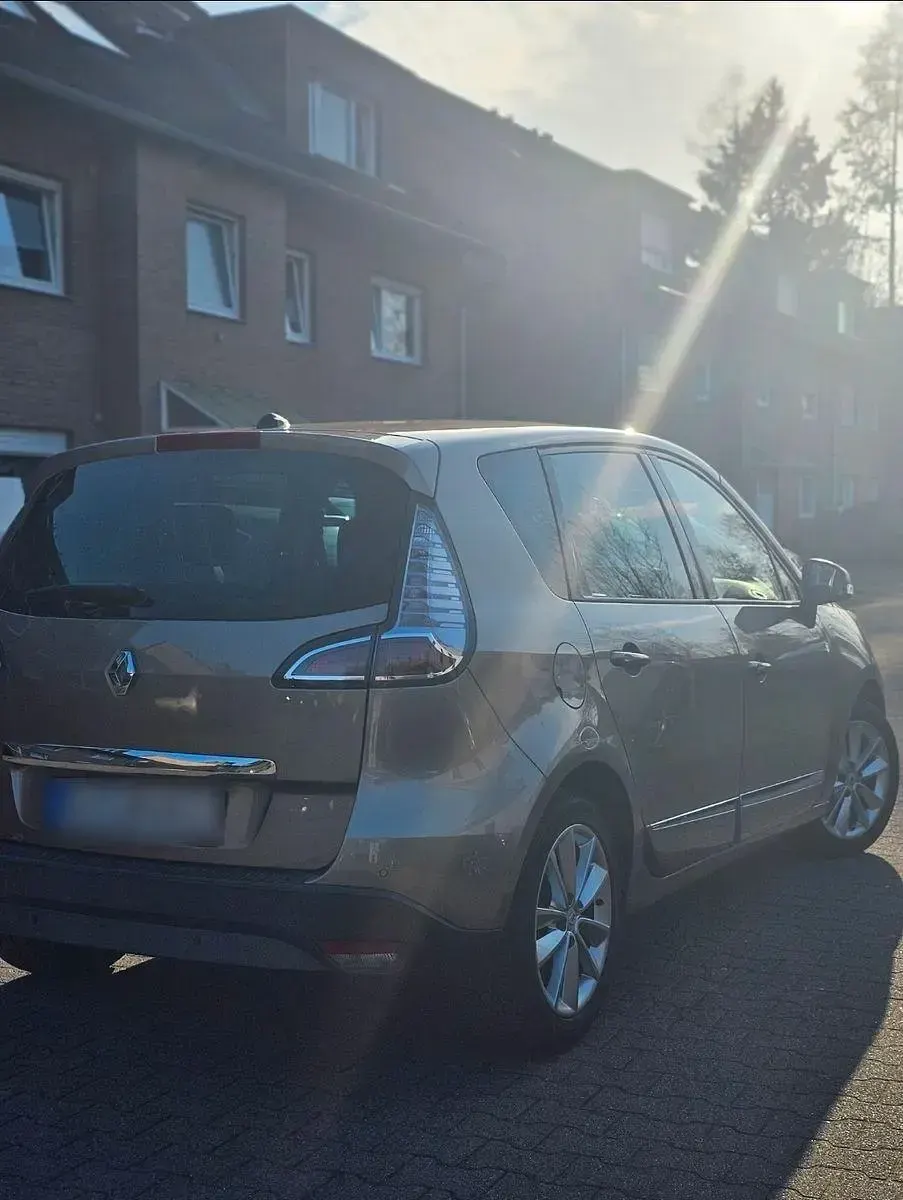Gebraucht Renault Scénic III Luxe 131 PS (96 kW) 2013 Beige Van / Kleinbus