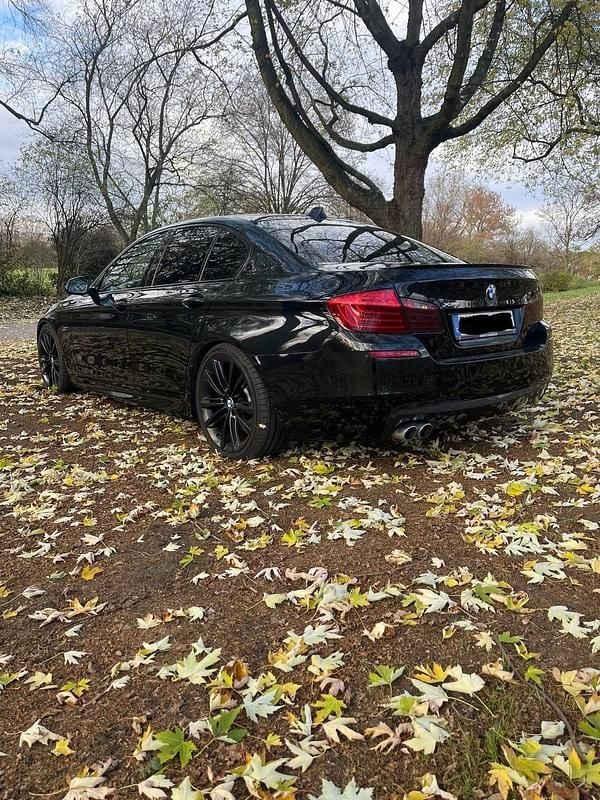 Gebraucht BMW 530 M Sport 258 PS (189 kW) 2015 Schwarz Limousine