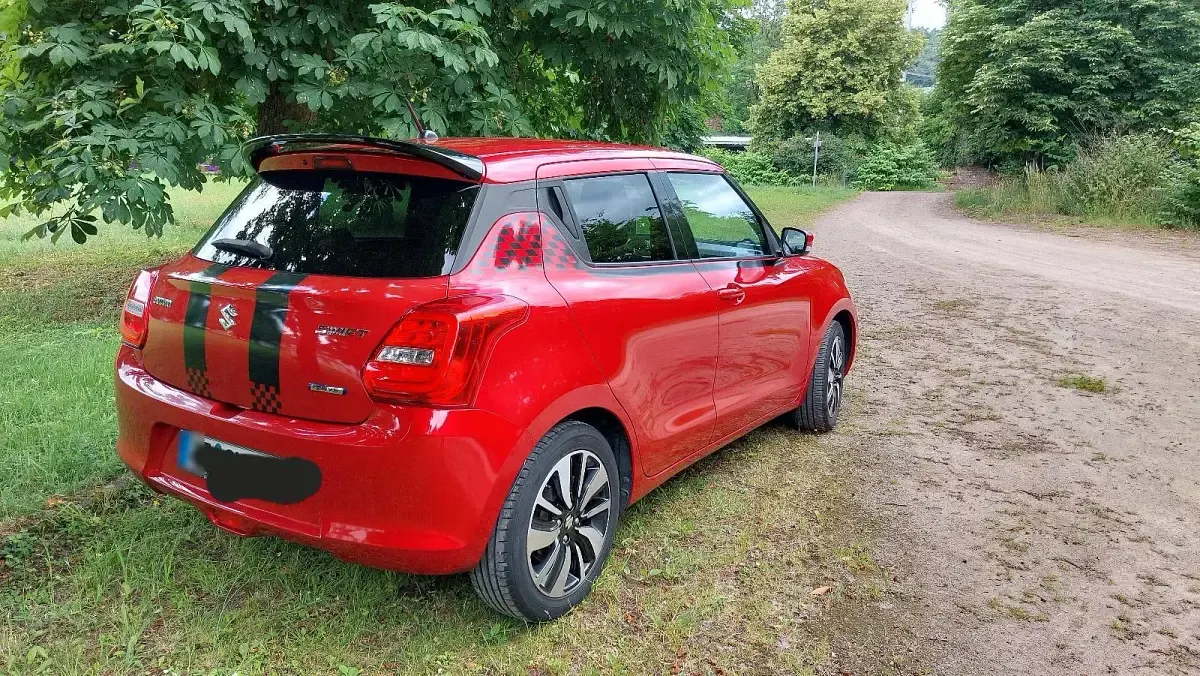 Gebraucht Suzuki Swift 111 PS (81 kW) 2017 Rot Kleinwagen