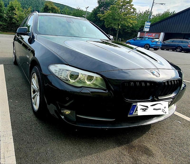 Schwarz Gebraucht 2011 BMW 520 Kombi | 8.900 € - Bild 1/4