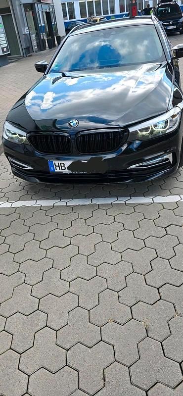 Schwarz Gebraucht 2018 BMW 520 Kombi | 19.500 € (Guter Preis) - Bild 1/4