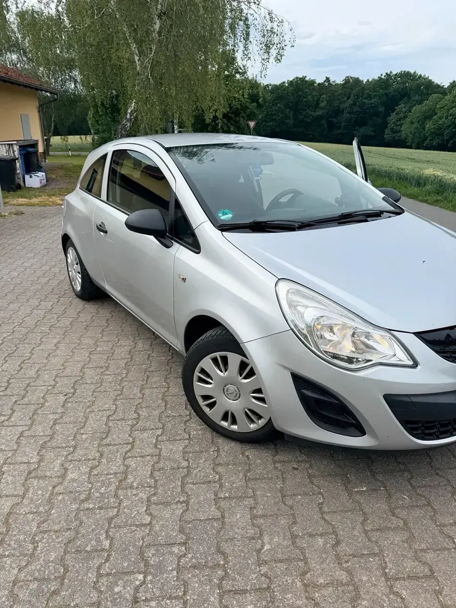 Gebraucht Opel Corsa 69 PS (50 kW) 2011 Silber Kleinwagen