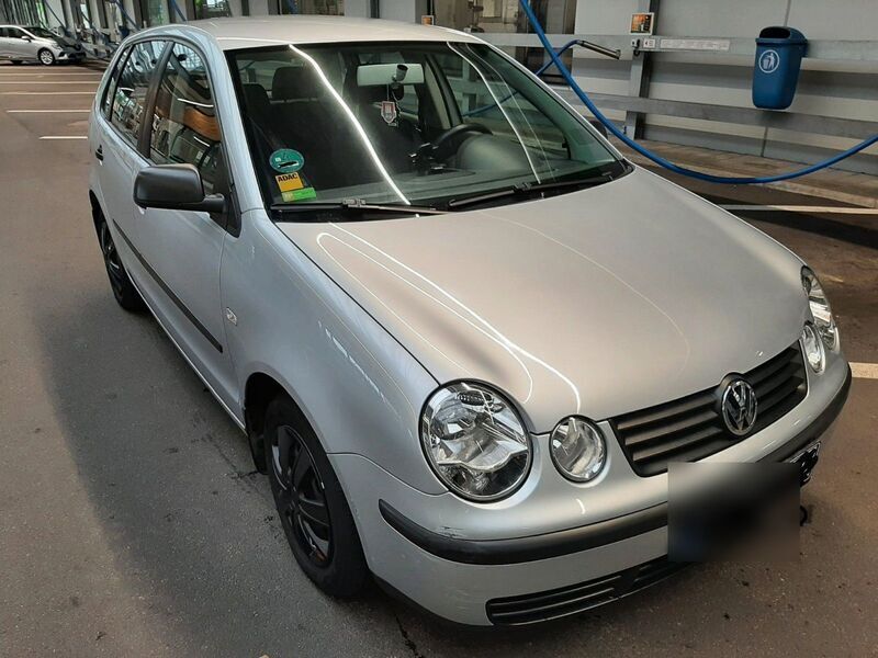 Silber Gebraucht 2004 VW Polo Basis Limousine | 3.000 € (Teuer) - Bild 1/4