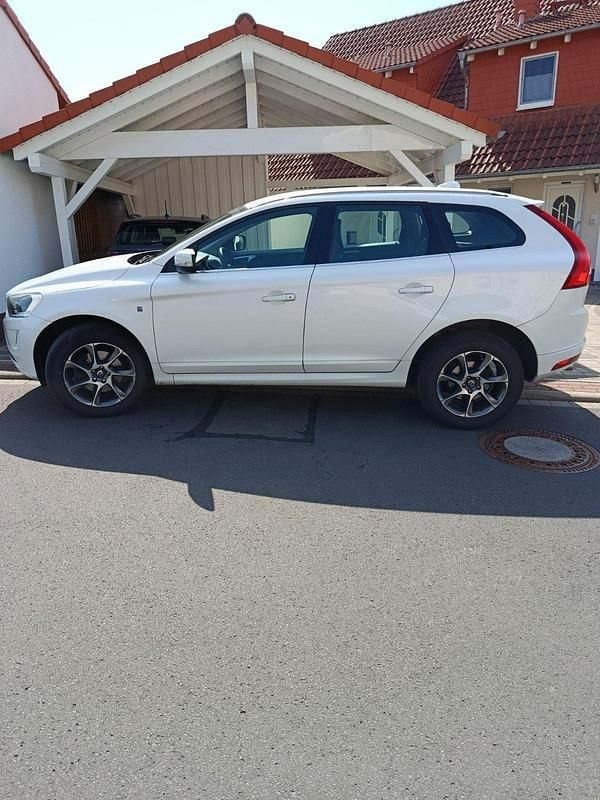 Weiß Gebraucht 2016 Volvo XC60 Ocean Race SUV | 17.300 € (Guter Preis) - Bild 1/4