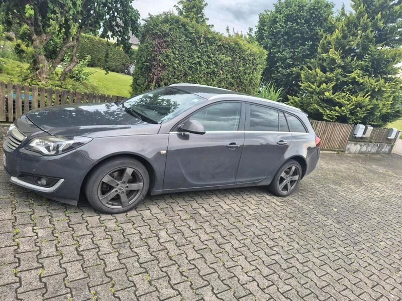 Grau Gebraucht 2013 Opel Insignia Kombi | 4.500 € (Guter Preis) - Bild 1/4