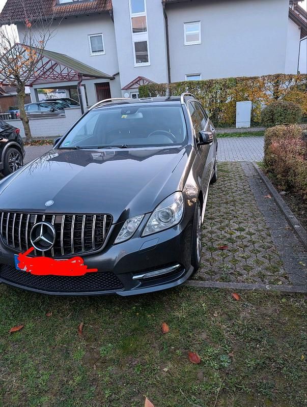 Andere farben Gebraucht 2013 Mercedes E350 Avantgarde Kombi | 8.999 € - Bild 1/2
