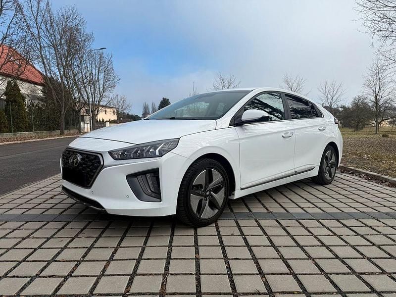 Gebraucht Hyundai Ioniq 105 PS (77 kW) 2022 Weiß Kleinwagen