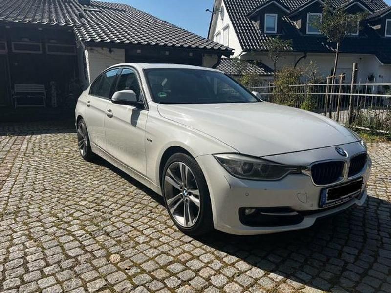 Gebraucht BMW 328 Sport Line 245 PS (180 kW) 2014 Weiss Limousine