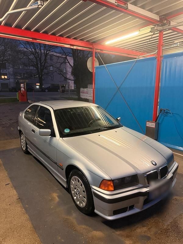 Gebraucht BMW 316 Basis 102 PS (75 kW) 1997 Silber Coupé
