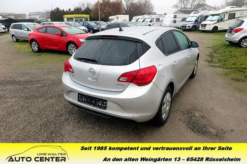 Gebraucht Opel Astra Active 140 PS (102 kW) 2013 Silber Limousine