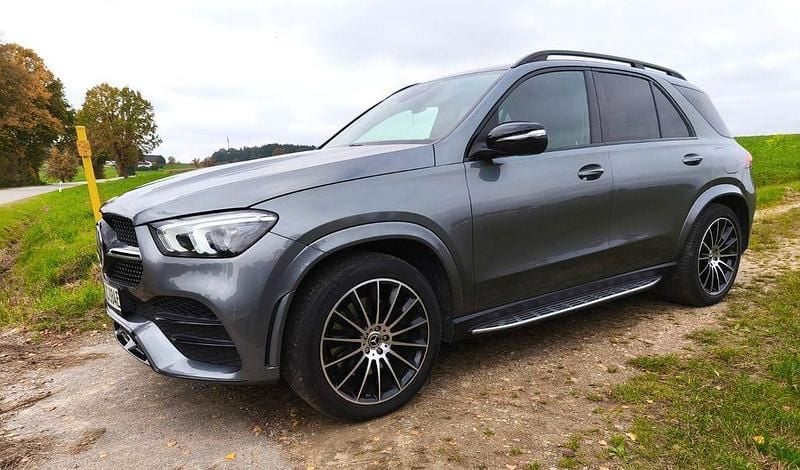 Grau Gebraucht 2022 Mercedes GLE350 AMG SUV | 57.500 € (Teuer) - Bild 1/4