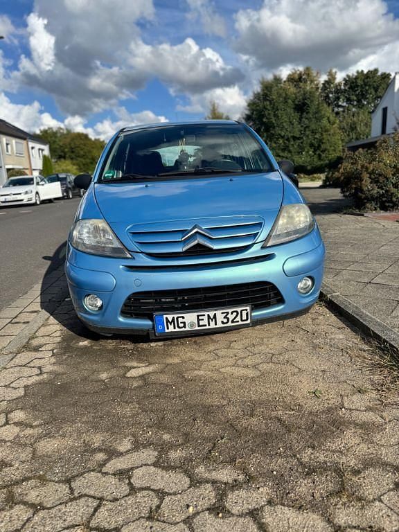 Second-hand Citroën C3 Comfort 73 CP (53 kW) 2006 Albastru Berlinǎ