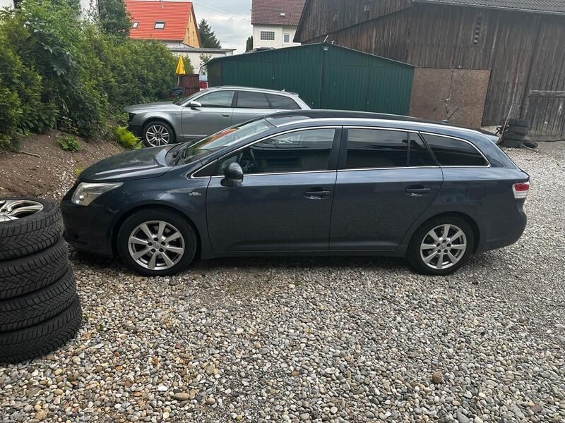 Grau Gebraucht 2009 Toyota Avensis Executive Kombi | 5.500 € (Fairer Preis) - Bild 1/4