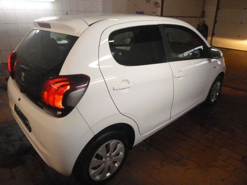 Gebraucht Peugeot 108 Active 69 PS (50 kW) 2015 Weiß Kleinwagen