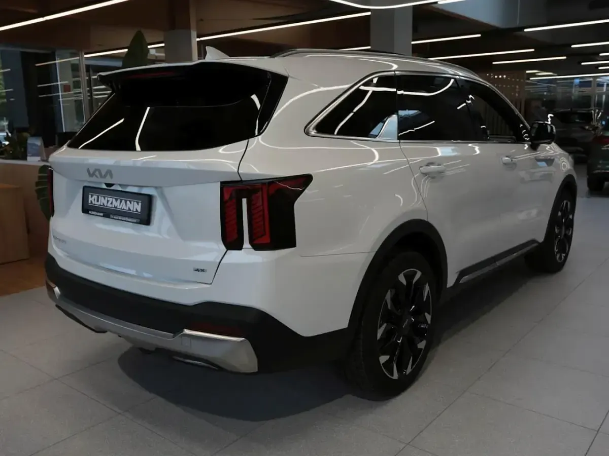 Second-hand Kia Sorento Platinum 194 CP (142 kW) 2025 Alb SUV