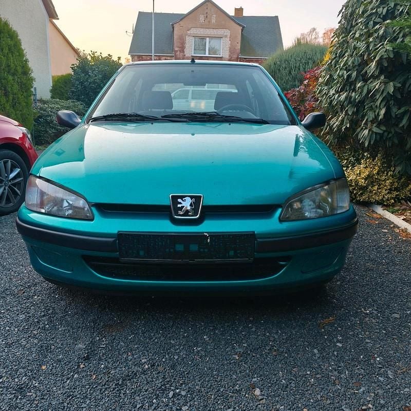Grün Gebraucht 1996 Peugeot 106 Kleinwagen | 500 € (Guter Preis) - Bild 1/4