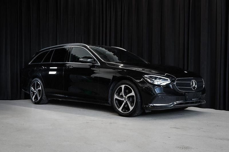 Schwarz Gebraucht 2020 Mercedes E200 Limousine | 33.290 € (Fairer Preis) - Bild 1/4