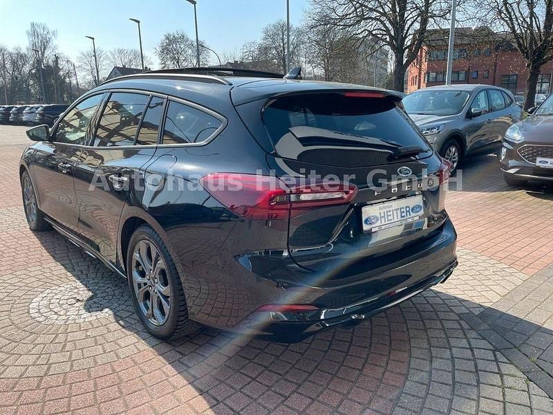 Gebraucht Ford Focus ST-Line X 155 PS (114 kW) 2024 Schwarz Kombi