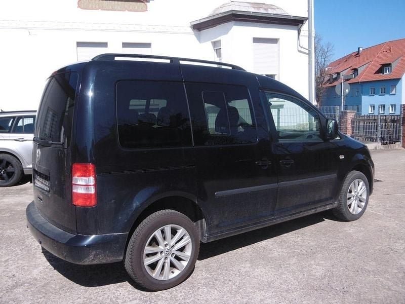 Gebraucht VW Caddy 102 PS (75 kW) 2011 Schwarz Van / Kleinbus