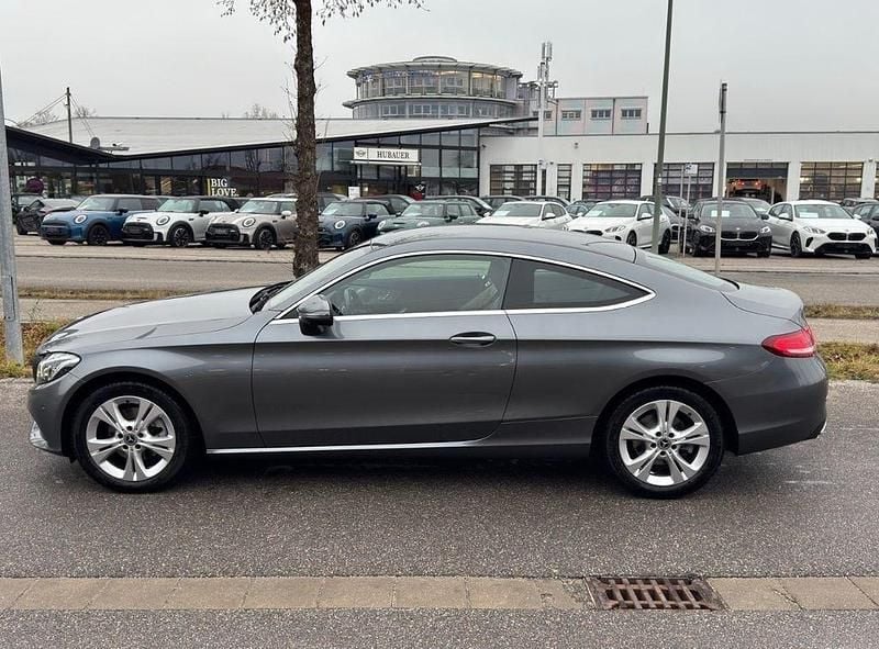 Grau Gebraucht 2017 Mercedes C200 Coupé | 22.900 € (Fairer Preis) - Bild 1/4