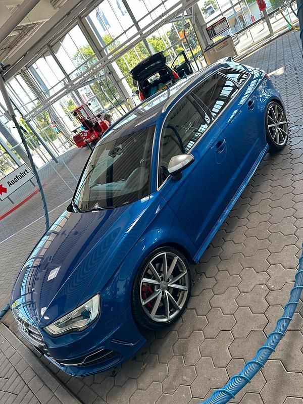 Blau Gebraucht 2015 Audi S3 Limousine | 19.900 € (Fairer Preis) - Bild 1/4
